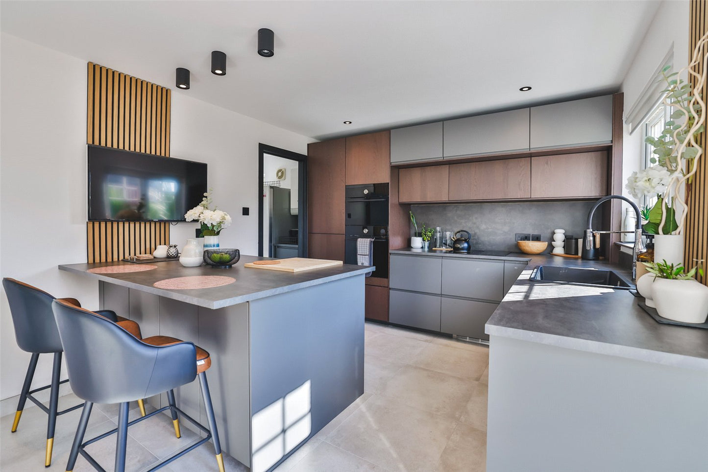 Magnificent Family Home in Cove