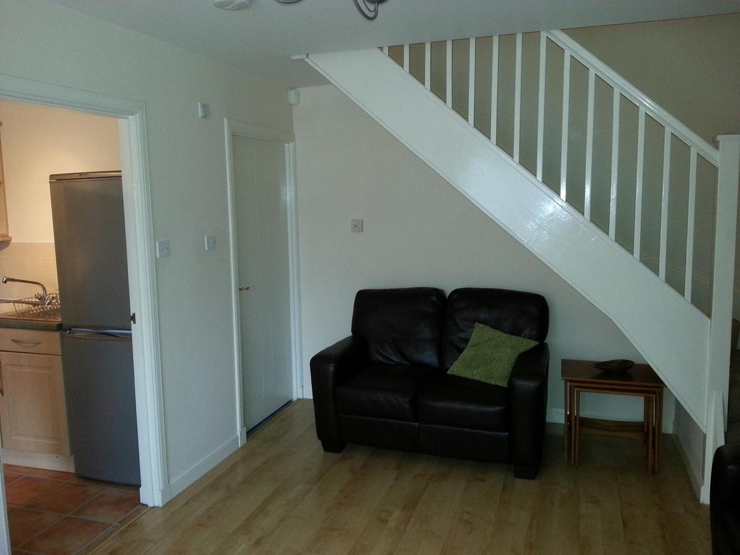 Magnificent 2 Bedroom Front Door Flat Private Parking