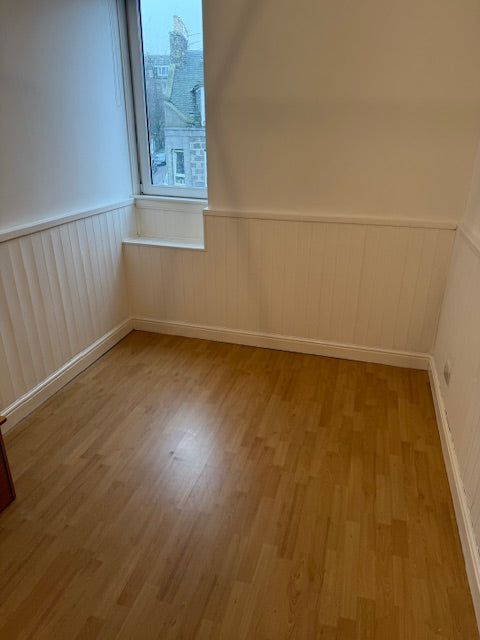 One Bedroom plus Box/Study Room in Torry