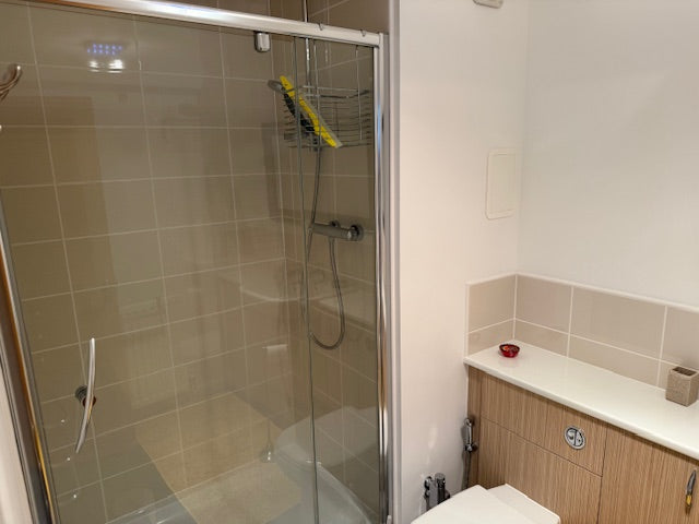 INCREDIBLE 2 Bedroom Fully Furnished Executive Flat with Private Balcony