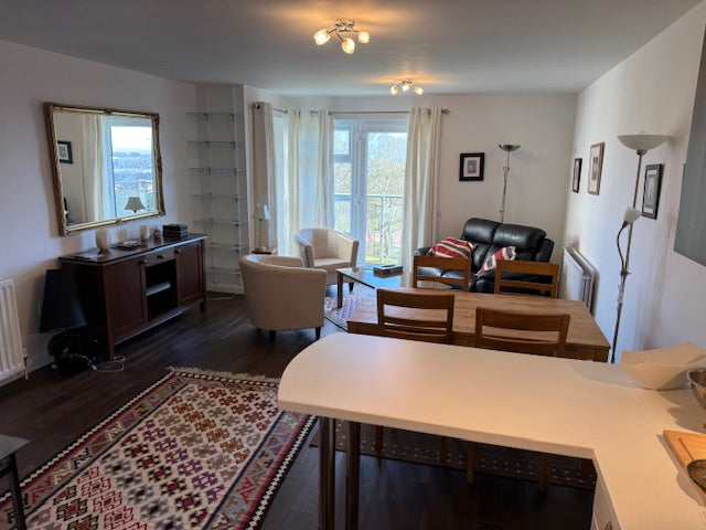 INCREDIBLE 2 Bedroom Fully Furnished Executive Flat with Private Balcony