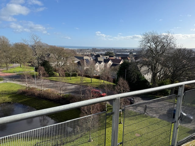INCREDIBLE 2 Bedroom Fully Furnished Executive Flat with Private Balcony