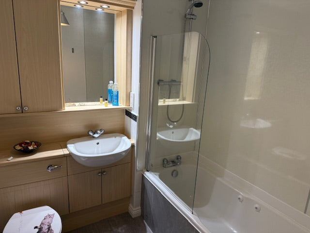 Fabulous 2 Bedroom 2 Bathroom City Centre Flat