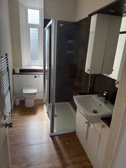 Large 3 Bedroom Flat in Leslie Terrace Aberdeen