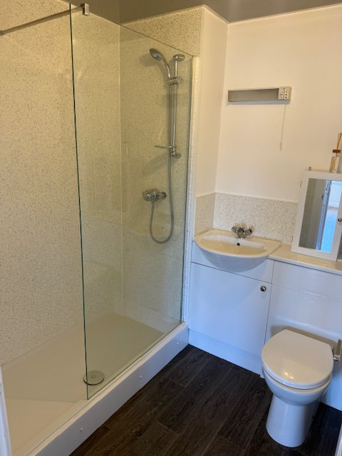One Bedroom Flat in COVE
