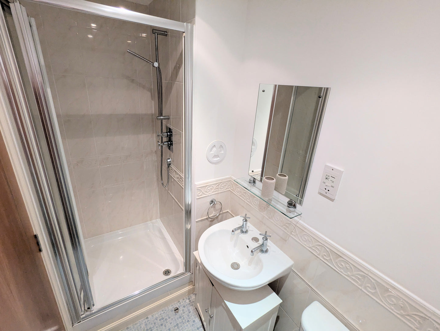 Wonderful Ground Floor Flat with Private Entrance