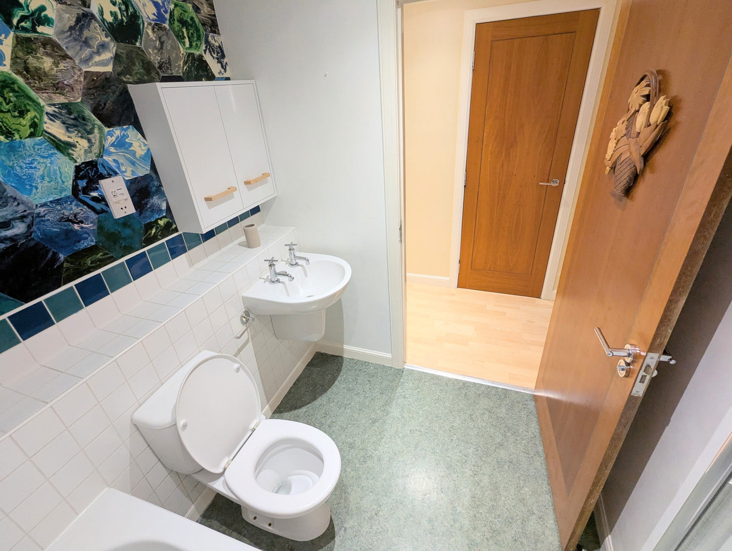 Wonderful Ground Floor Flat with Private Entrance