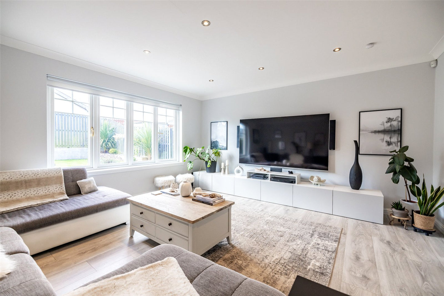Magnificent Family Home in Cove