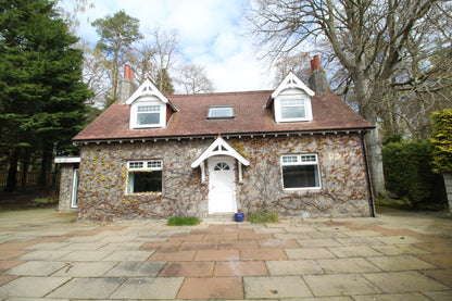 Stunning 3 Bed Detached Cottage