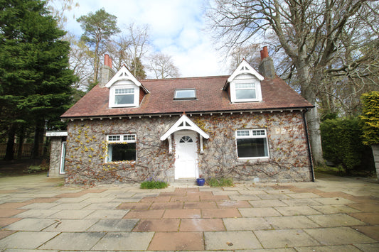 Stunning 3 Bed Detached Cottage