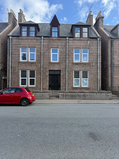 Large 3 Bed Flat Peterhead