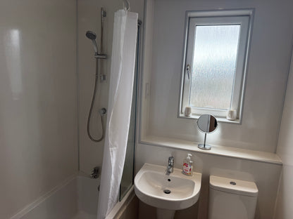 Large 2 Bedroom Flat City Centre