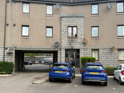 Large 2 Bedroom Flat City Centre