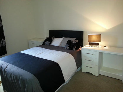 Magnificent 2 Bedroom Front Door Flat Private Parking