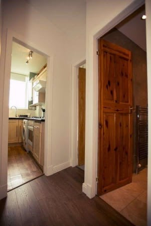 Well Kept 2 Bedroom Flat