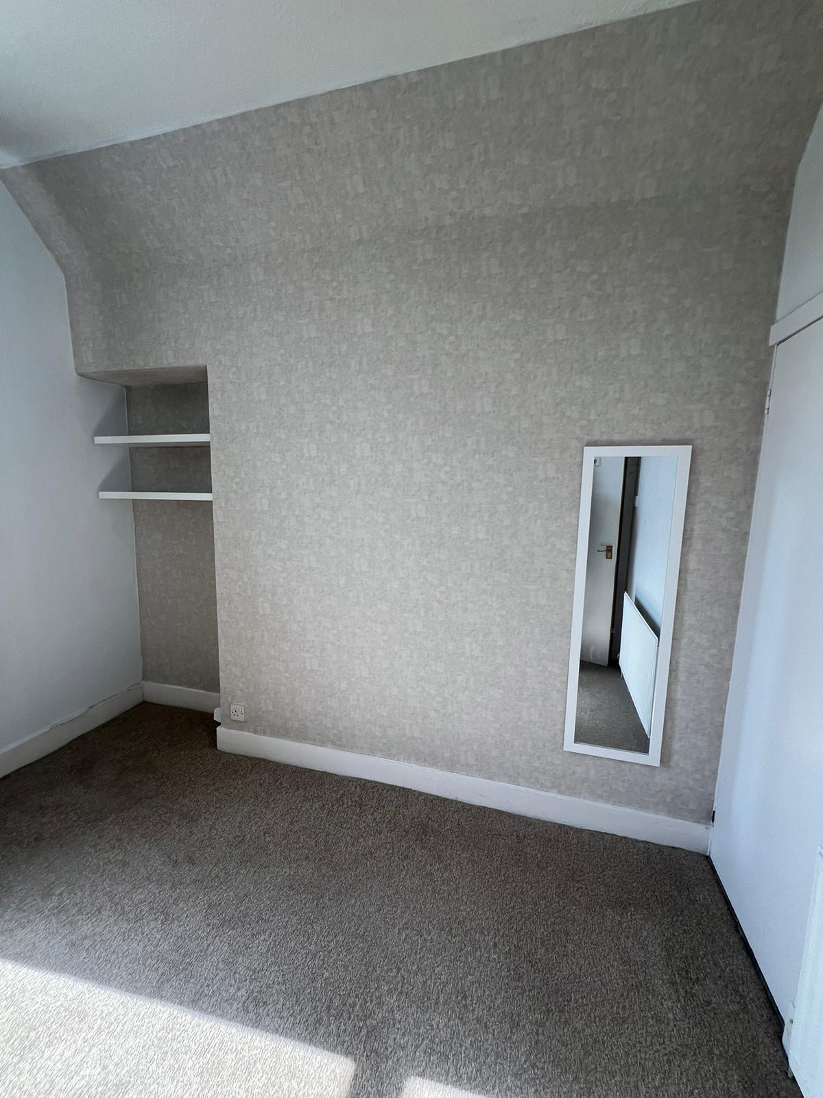 Well Kept 2 Bedroom Flat