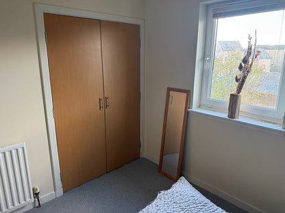 Incredible 2 Bedroom Top Floor with Balcony Flat