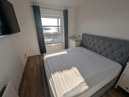 3 Bedroom Top Floor Beachfront Apartment