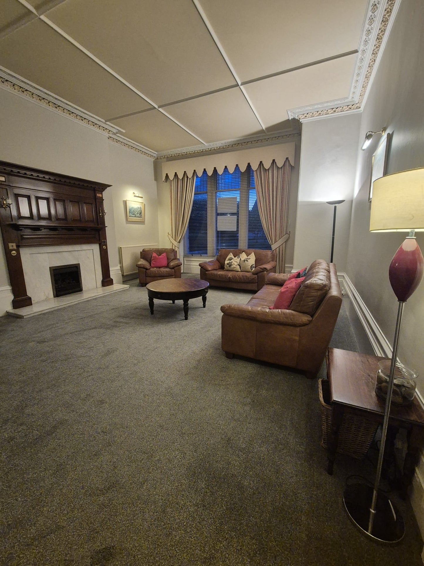 Stunning 2 Bedroom Ground Floor Flat on Kings Gate
