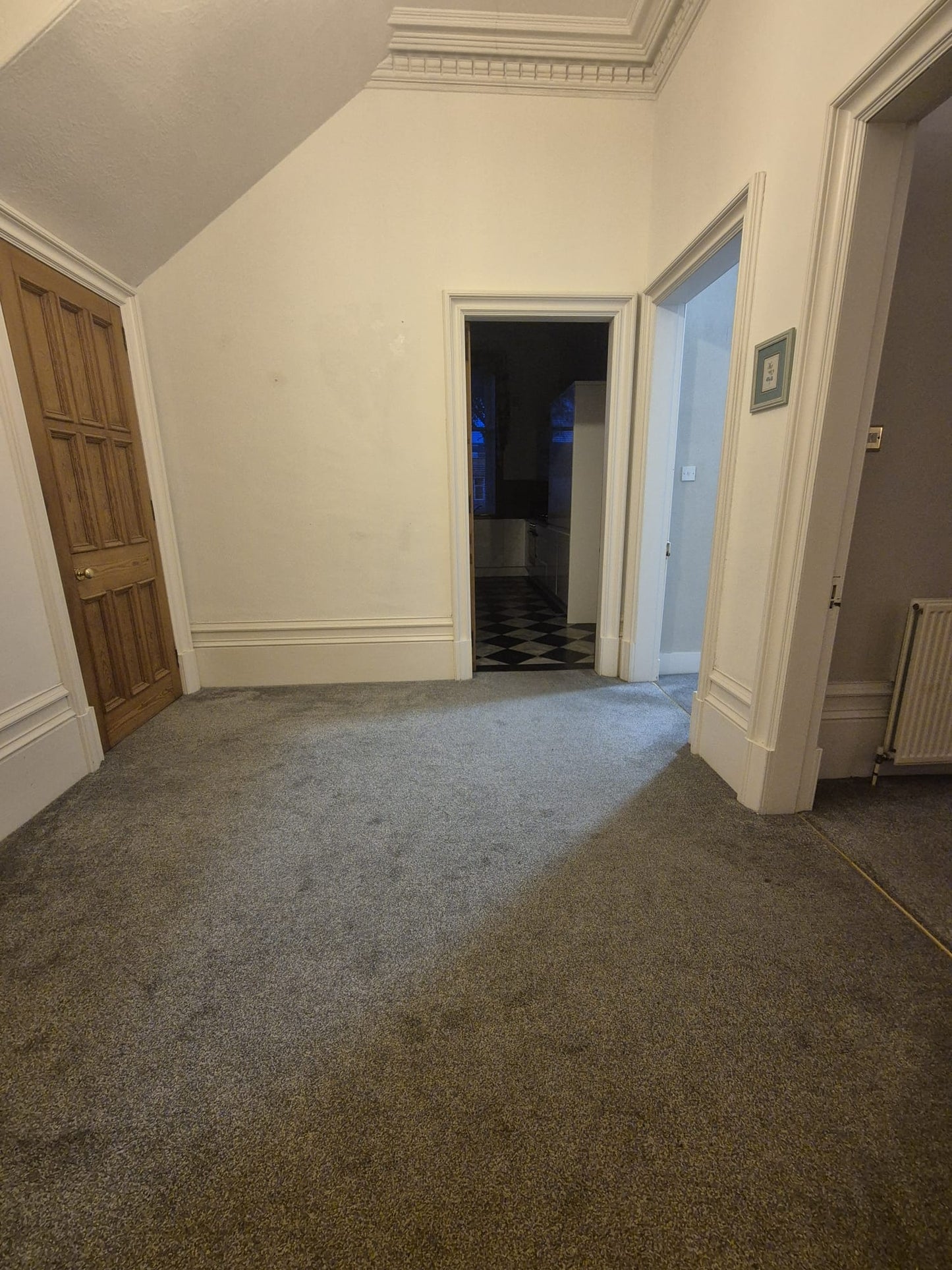 Stunning 2 Bedroom Ground Floor Flat on Kings Gate
