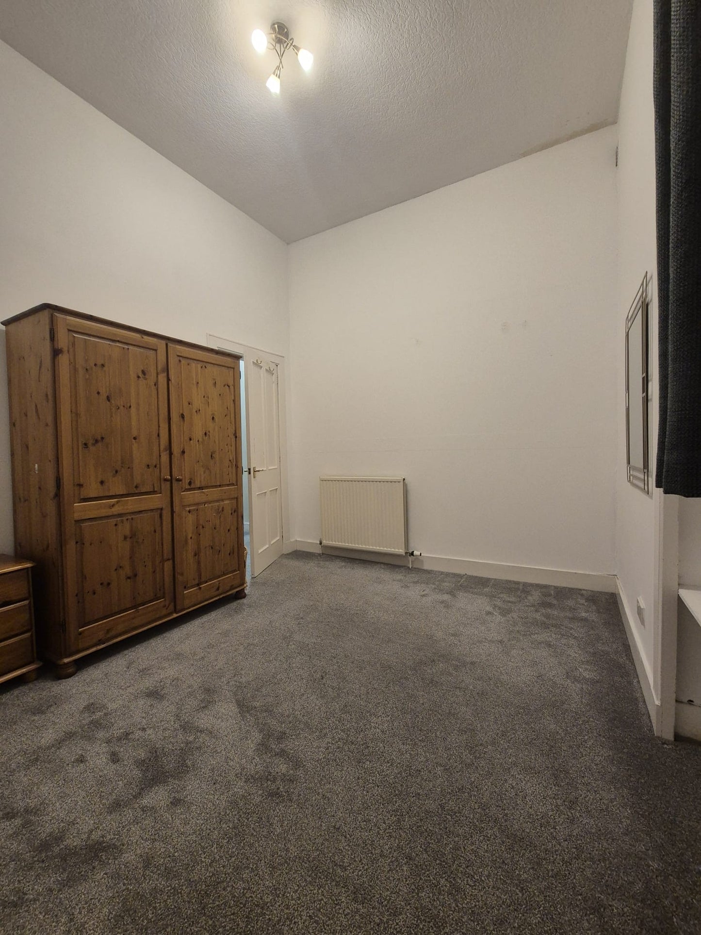 Stunning 2 Bedroom Ground Floor Flat on Kings Gate