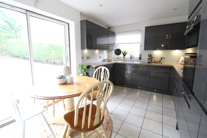 Stunning 3 Bed Detached Cottage