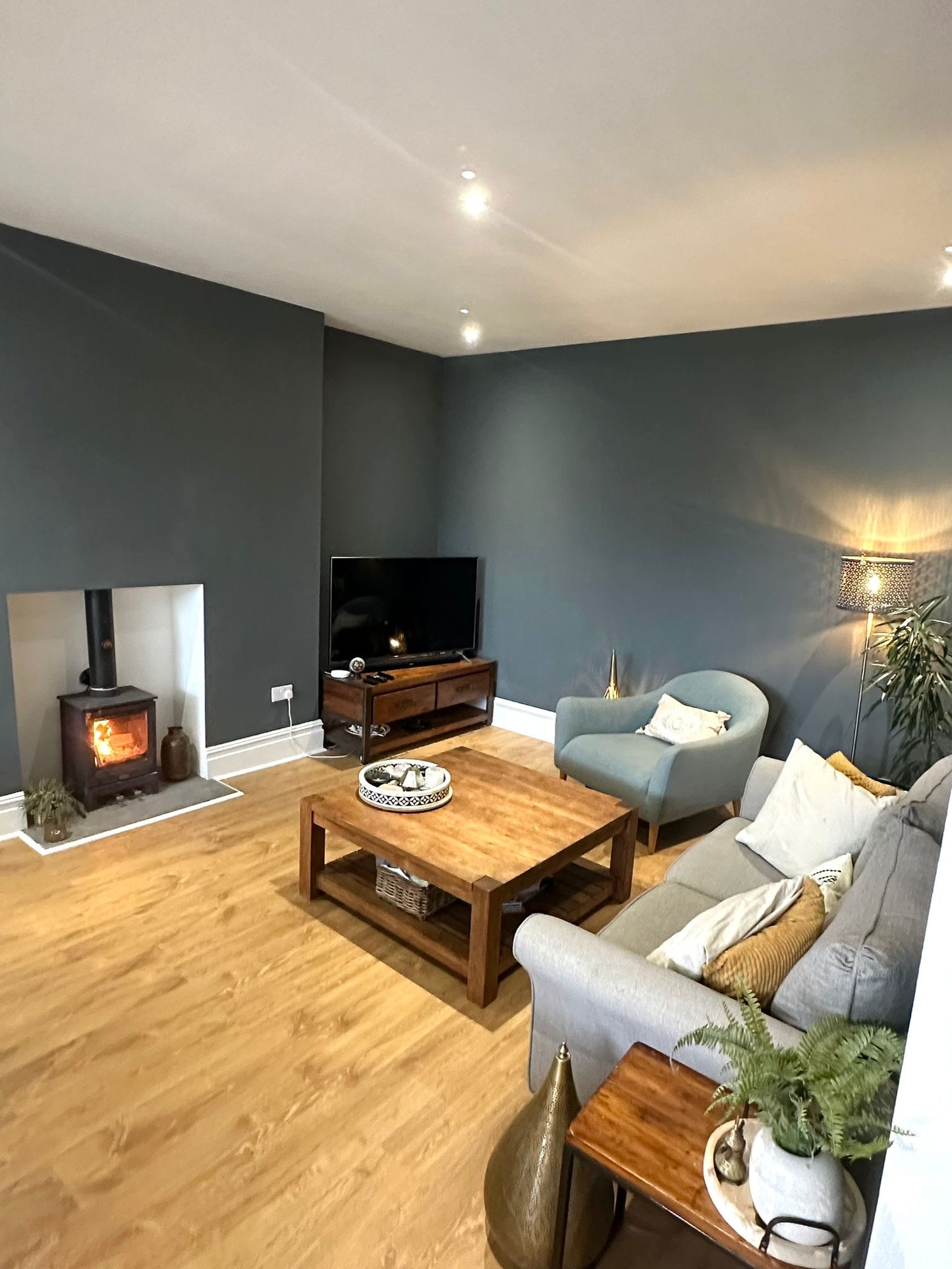 5 bed semi detached house