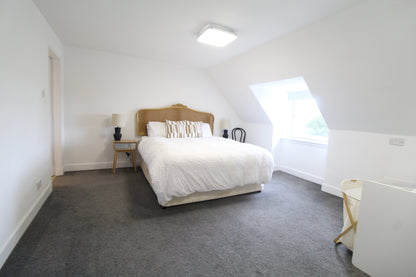 Stunning 3 Bed Detached Cottage
