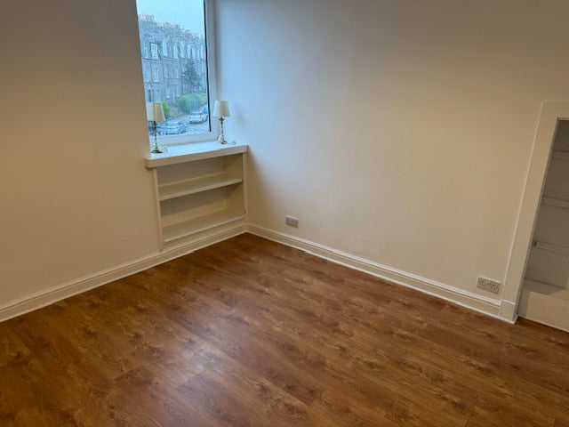 INCREDIBLE Top Floor Flat in Aberdeen