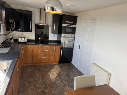Top Class 3 Bedroom Top Floor Flat
