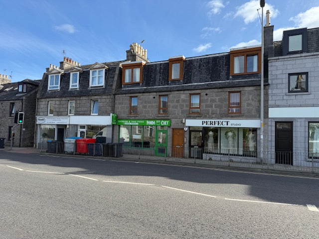 Top Class 3 Bedroom Top Floor Flat