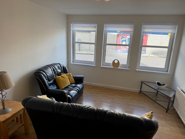 Ground Floor 2 Bedroom Beautiful Flat Summer Street