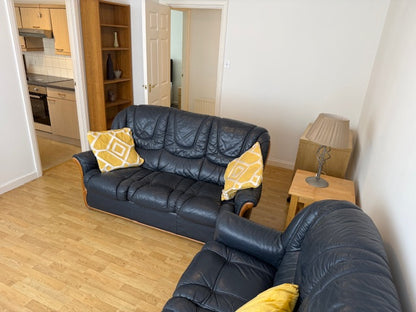 Ground Floor 2 Bedroom Beautiful Flat Summer Street