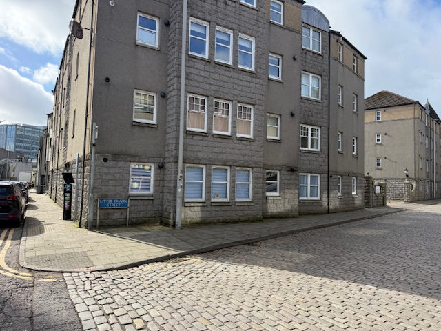 Ground Floor 2 Bedroom Beautiful Flat Summer Street