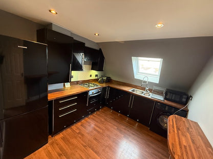 Top Floor 1 Bed with Private Parking