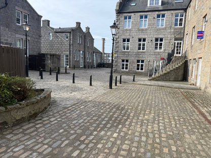 Top Floor 1 Bed with Private Parking