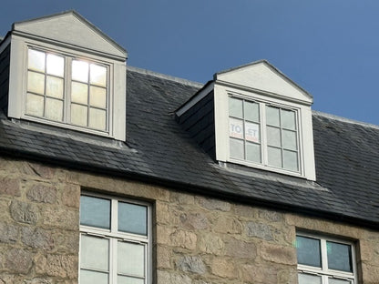 Top Floor 1 Bed with Private Parking
