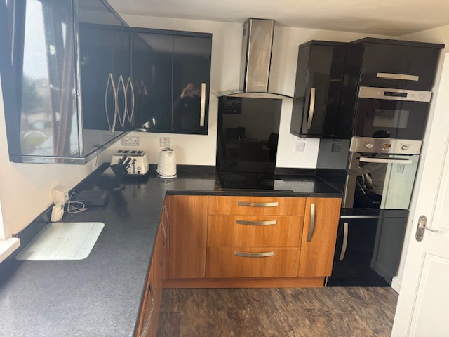 Top Class 3 Bedroom Top Floor Flat