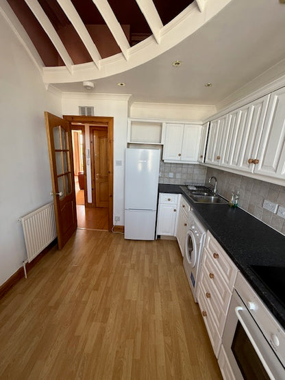 Top Floor 1 Bed Forest Road
