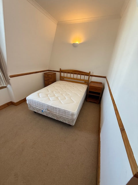 Top Floor 1 Bed Forest Road