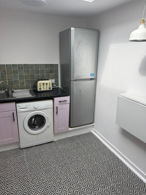 2 Bed Large Flat City Centre