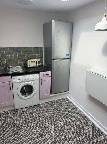 2 Bed Large Flat City Centre