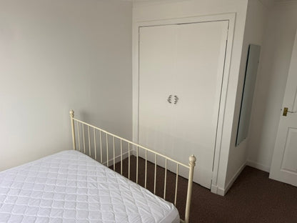 2 Bed Large Flat City Centre