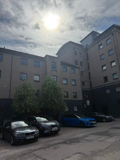 2 Bed Riverside View Flat