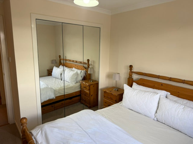 2 Bed Riverside View Flat