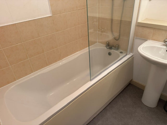 2 Bed Riverside View Flat