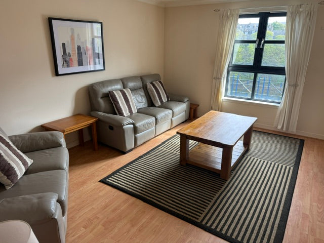2 Bed Riverside View Flat