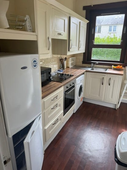 82 Hilton Road, 2 Bed Flat
