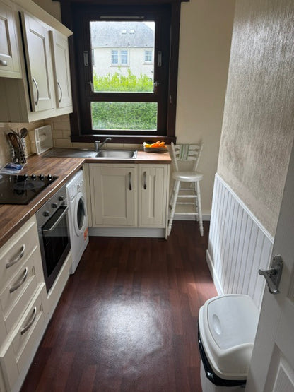 82 Hilton Road, 2 Bed Flat
