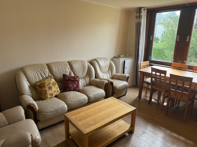 82 Hilton Road, 2 Bed Flat